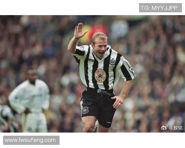 足球明星转会时的常见动作与背后故事揭秘